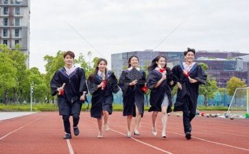 翻毕业墙作文推荐6篇