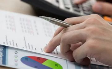关于出纳的述职报告8篇