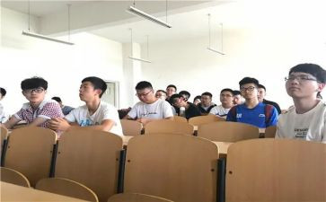 大学班级月总结6篇