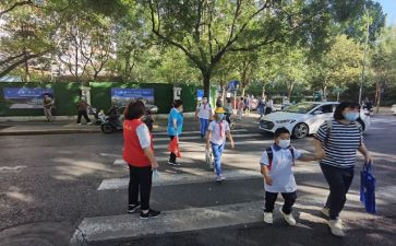 凡人小事的背后作文优质6篇