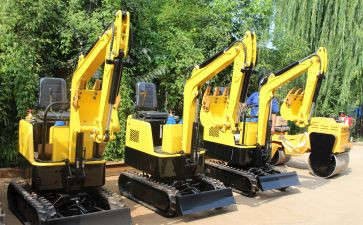 钩机租赁合同参考6篇