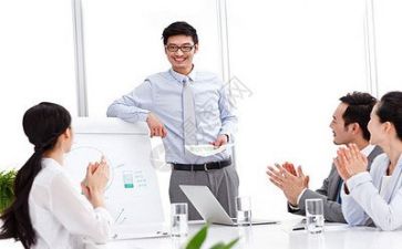 对领导的年终总结参考6篇