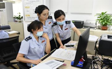 社区工作人员半年度工作总结7篇
