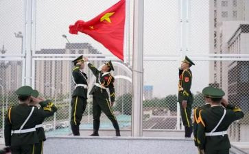 升旗下的演讲稿推荐8篇