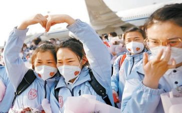 2023感动中国人物作文8篇