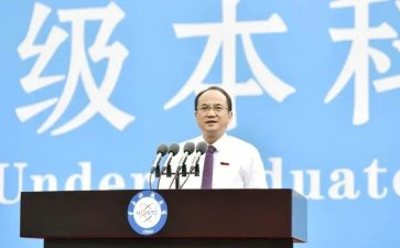 校长职级述职报告8篇