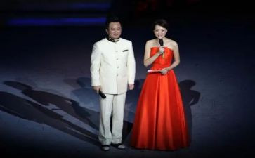 元旦晚会主持人演讲稿模板6篇